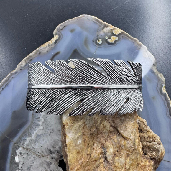Sterling Silver Southwestern Style Wide Feather Decorated Bracelet For Women - Picture 5 of 10